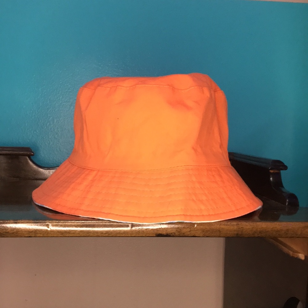 Bucket hat